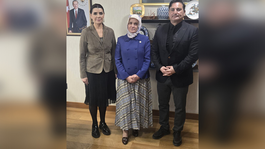Dişhek-Sen olarak 28.Dönem Adalet ve Kalkınma Partisi İstanbul Milletvekili Sn.Uzm.Dr.Ümmügülşen ÖZTÜRK'ü ziyaret ettik